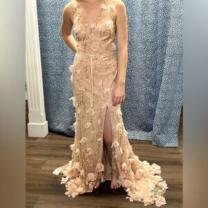 Marchesa Note V-Neck 3D Flora Dress in Soft Pink Size 6